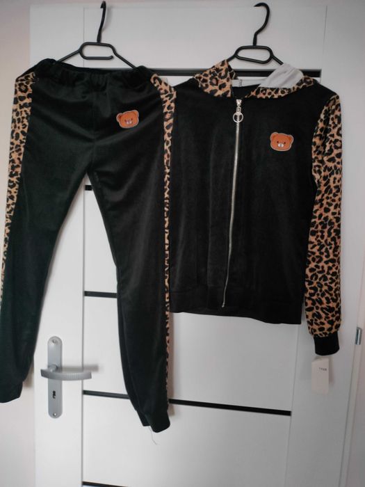 Nowy dres welurowy