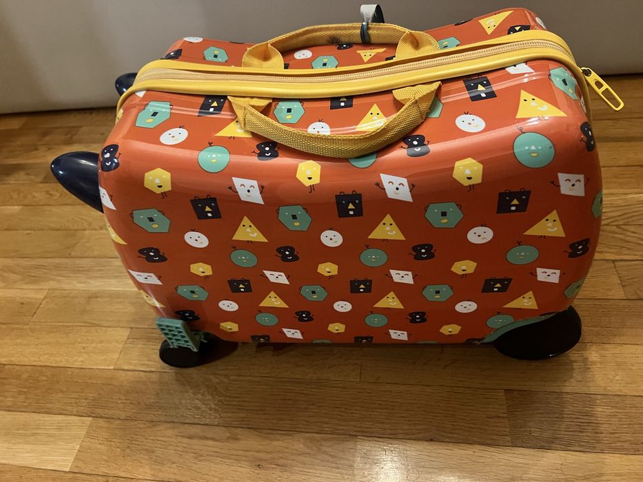 Mala de viagem para criança.