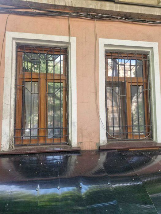 Центр  Продам фасад 46+42 кв.м  возле Нового рынка