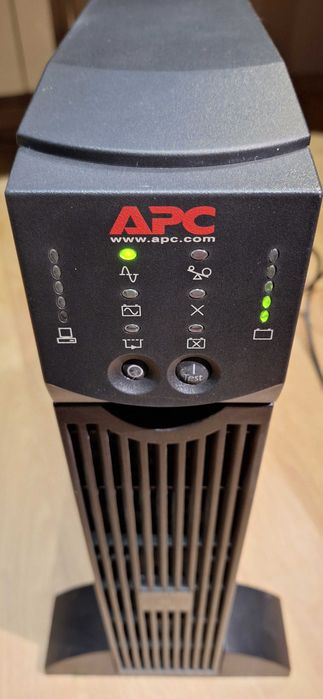 UPS APC Smart-UPS RT 1000VA / 700W – tower – sprawny (baterie zużyte)