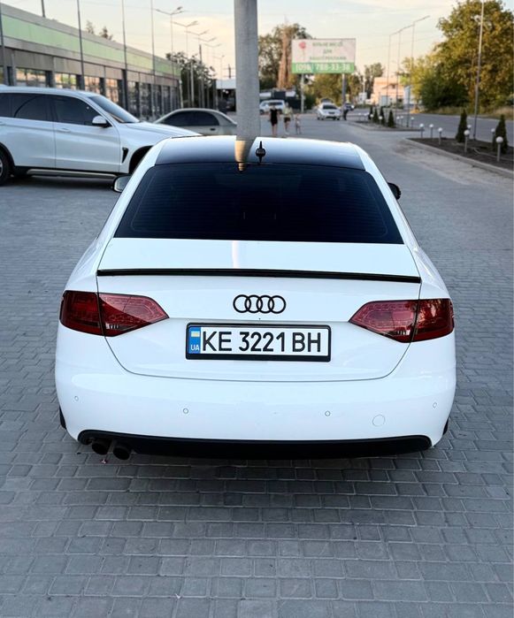 AUDI A4 Офіційне авто