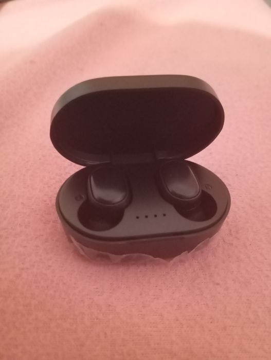 Fones bluetooth com caixinha