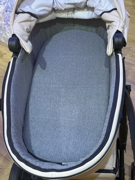 Коляска 2 в 1 Junama Space Beige Eco 02 еко шкіра (J-SpE-02)