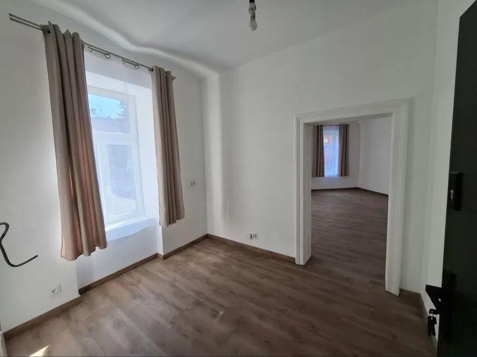 Sprzedam mieszkanie BEZCZYNSZOWE w centrum Cieszyna po generalnym remoncie.