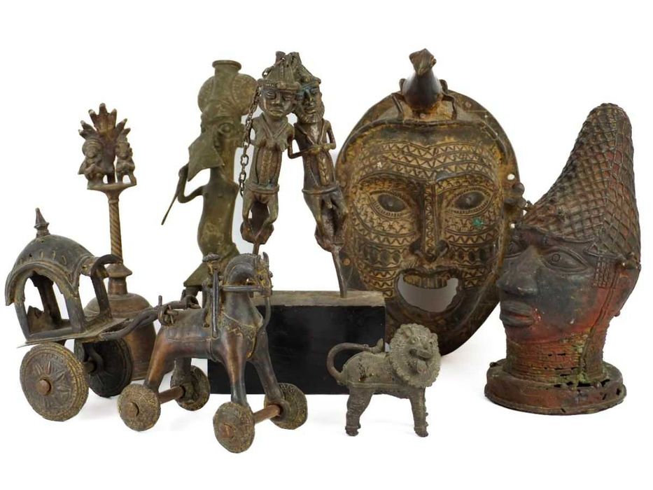 7 Peças em bronze - 4 peças africanas