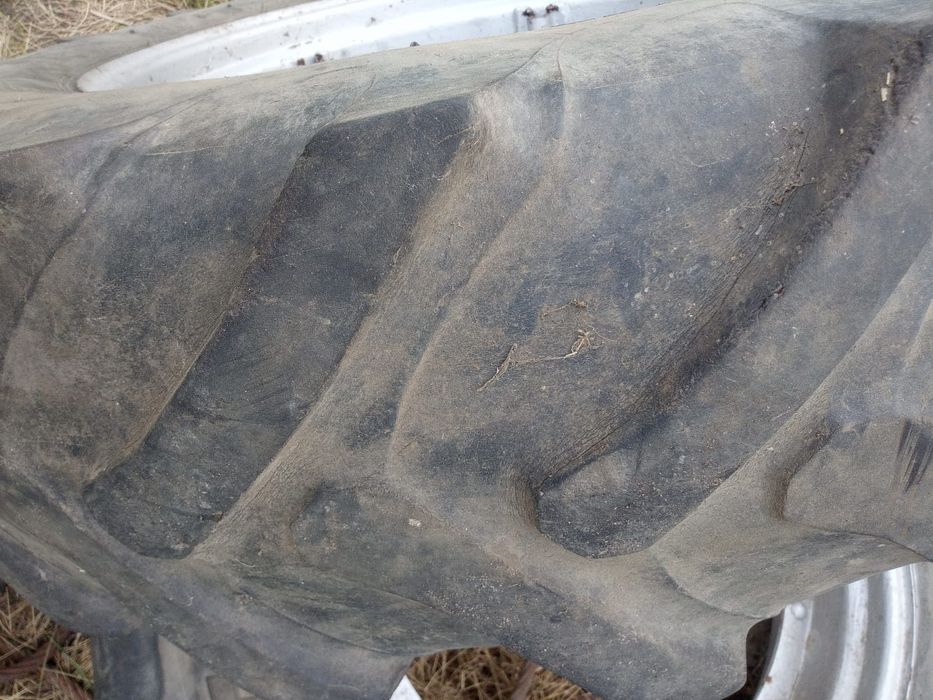 Opona 12,4/28 Alliance