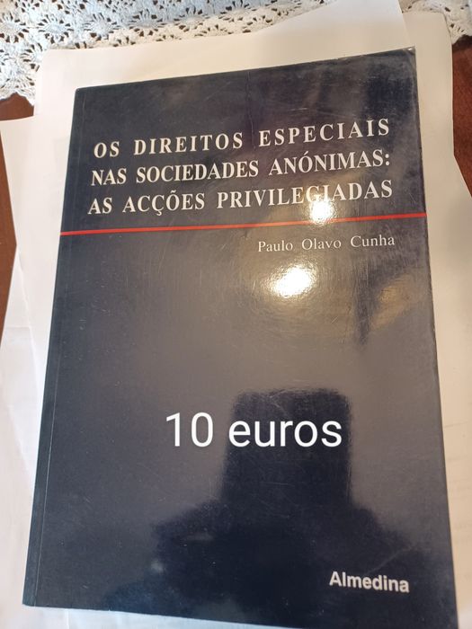 Livros vários direito, sociologia, política, serviços púb. Hospitais