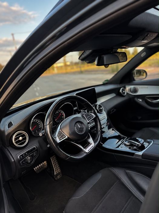 Mercedes benz c63 AMG