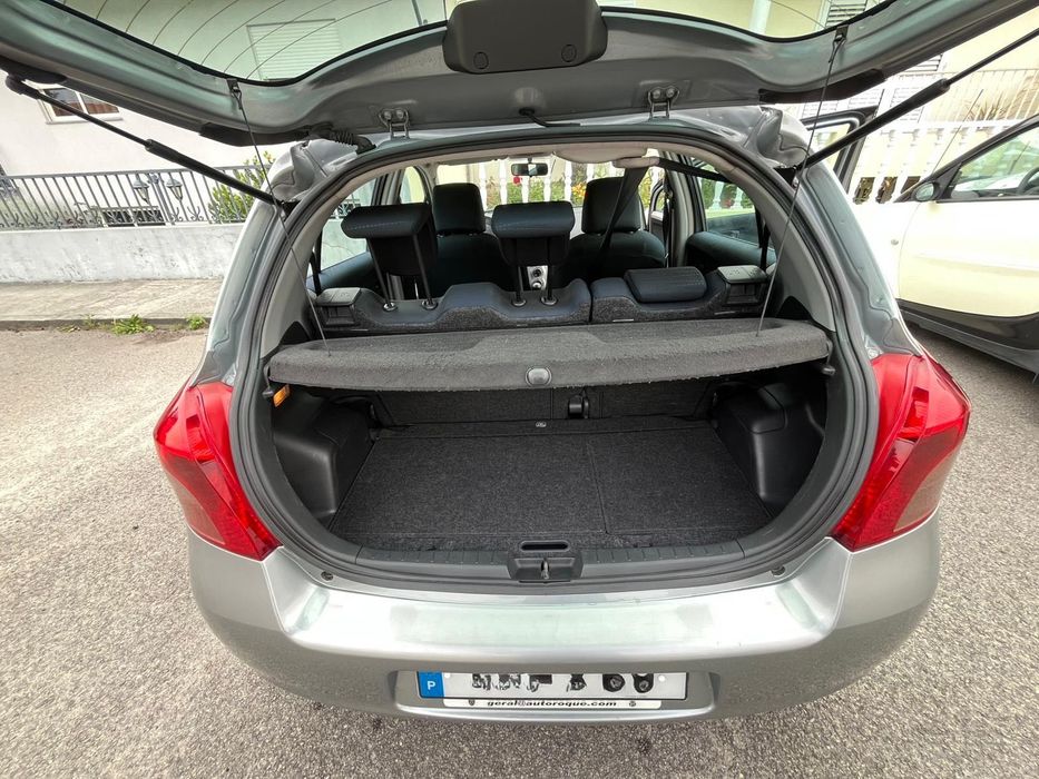 Toyota Yaris — fotografia 4