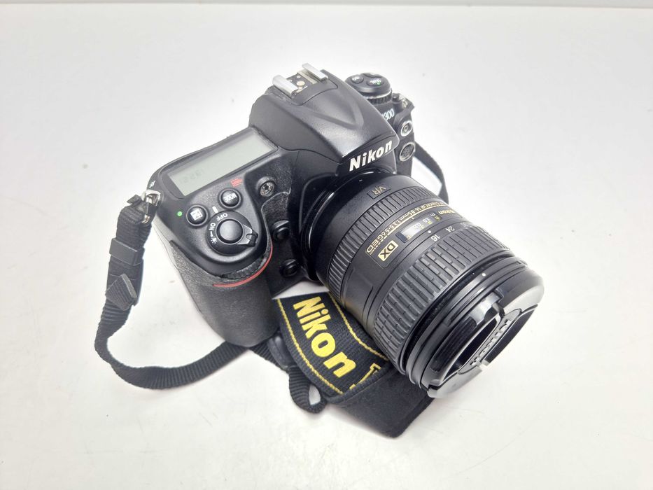 Aparat Nikon D300+obiektywy DX 16-85mm+obiektyw DX 35mm przebieg 30000
