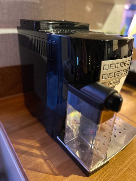 Ekspres do kawy De'Longhi Magnifica S ECAM 22.360.B 1,8l