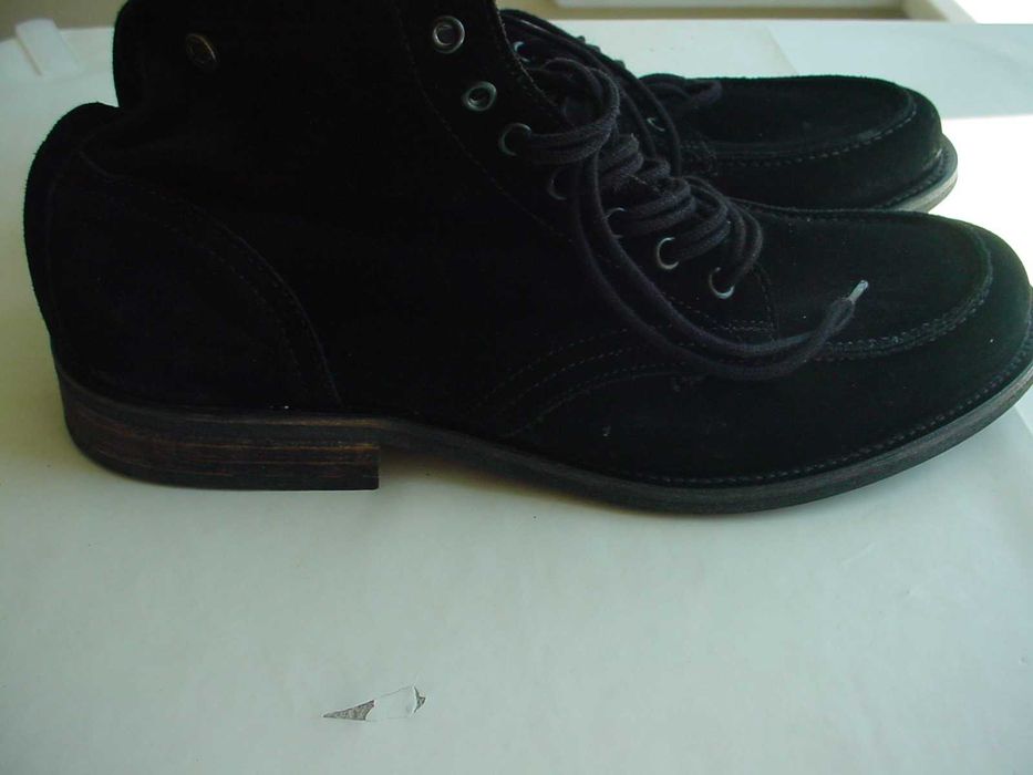 Botas de camurça de luxo.
