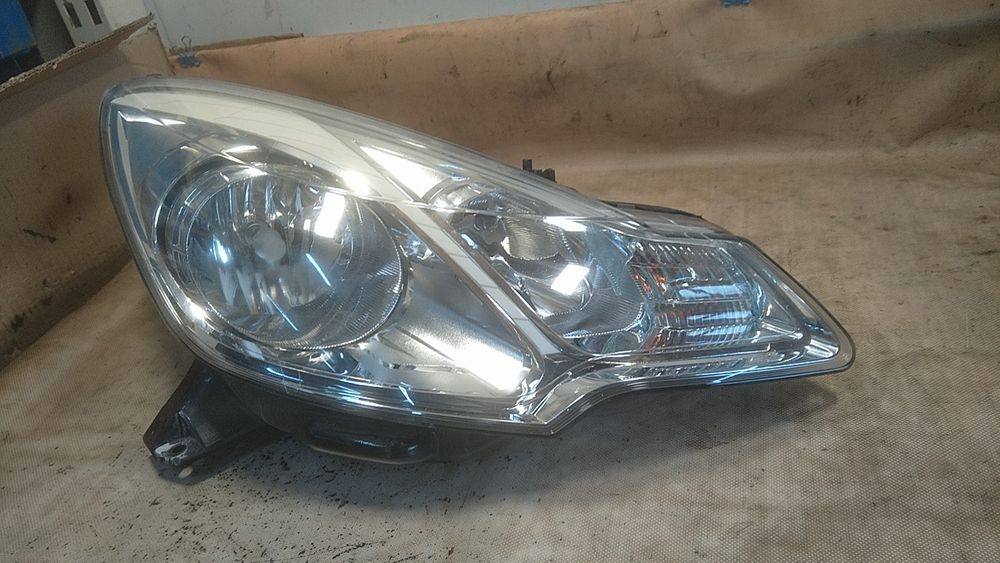 " Citroen C3 II lampa prawa przód EU