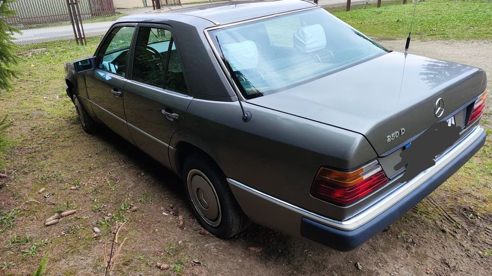 Mercedes-Benz W124 (1984-1993)