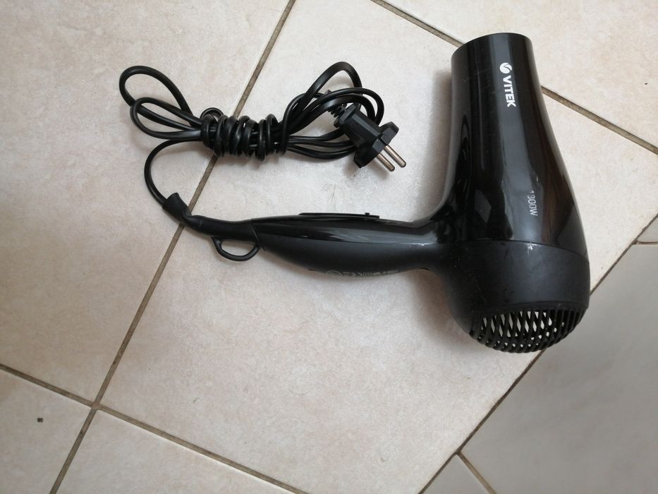 Продам фен 800w в идеальном рабочем состоянии