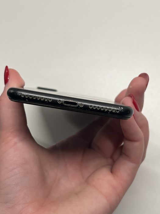 Sprzedam iPhone 7 Plus w pełni sprawny technicznie.