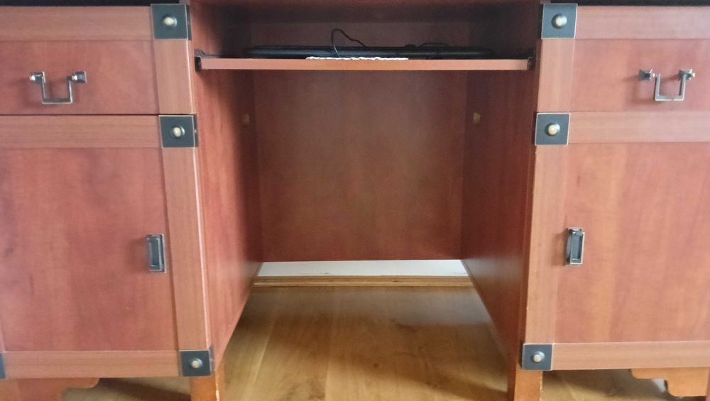 Sprzedam biurko drewniane vox