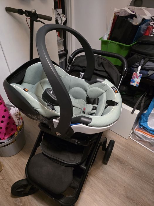 Carrinho bebe EasyWalker com ovo besafe e adaptadores