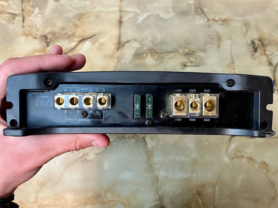 Двоканальний підсилювач ICON APR-2150 Black