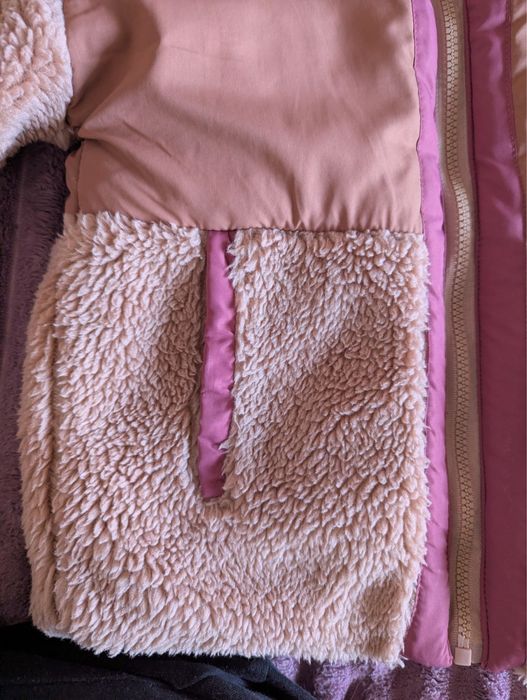 Куртка на дівчинку ріст 128