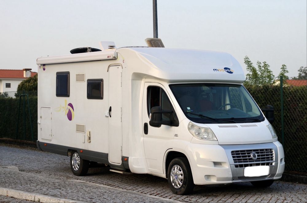 Autocaravana Perfilada Moovéo com Cama Central