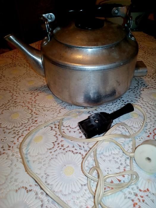 Электрочайник,   б/у