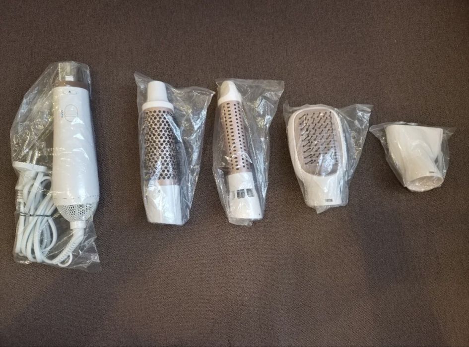 Фен-щітка Philips Series 3000 BHA310/00 в ідеальному стані