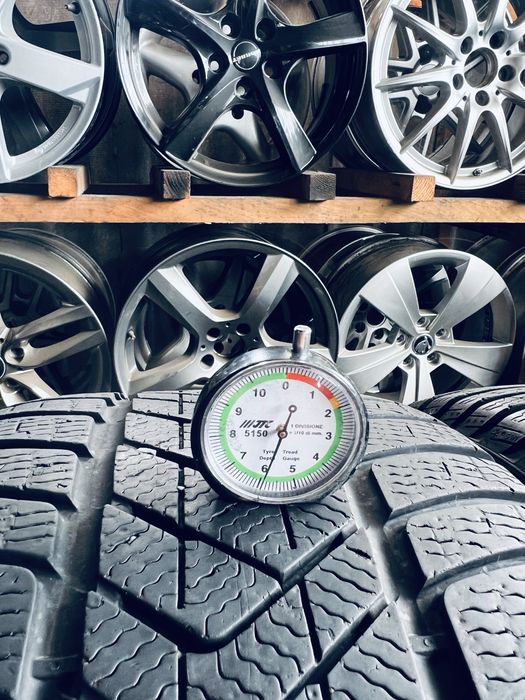 Шини Резина Зимові 255 40 18 Pirelli Sottozero3 RFT 2шт