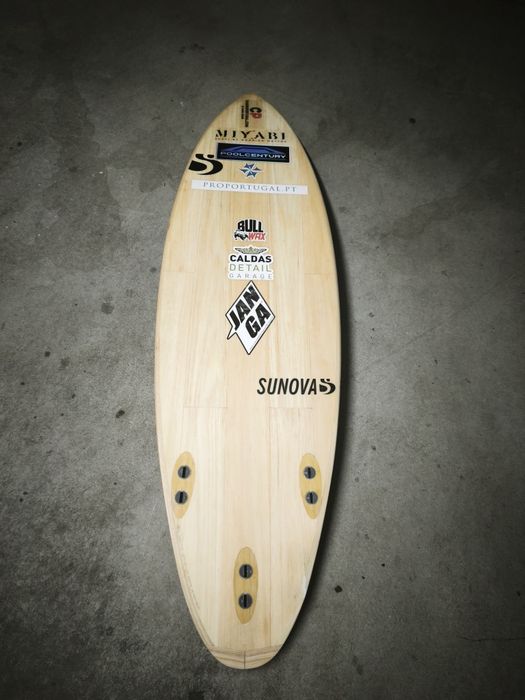 Prancha de surf marca Sunova 6'0