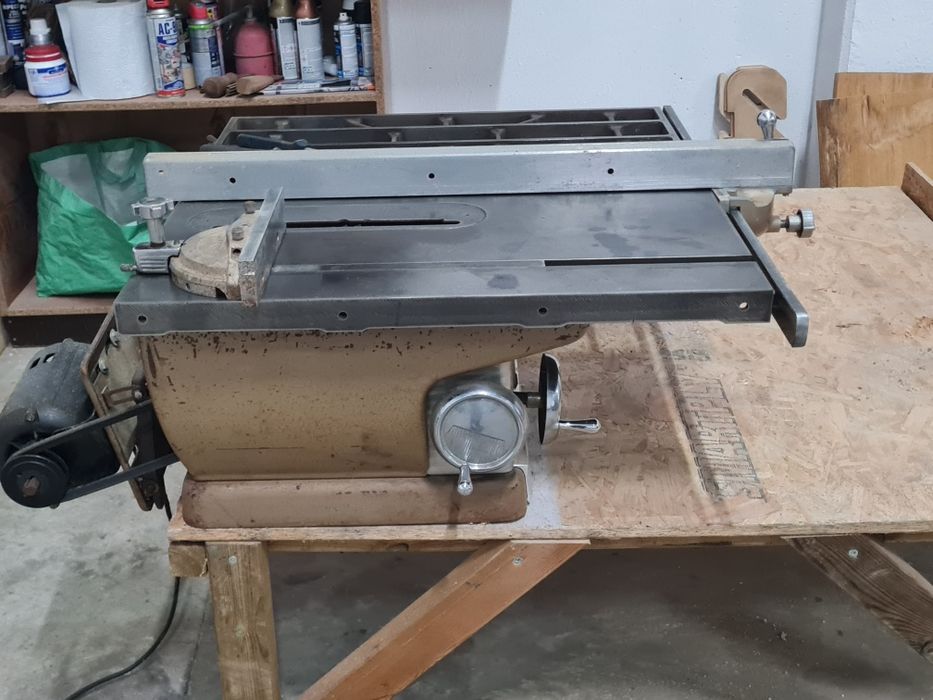 Serra circular de bancada