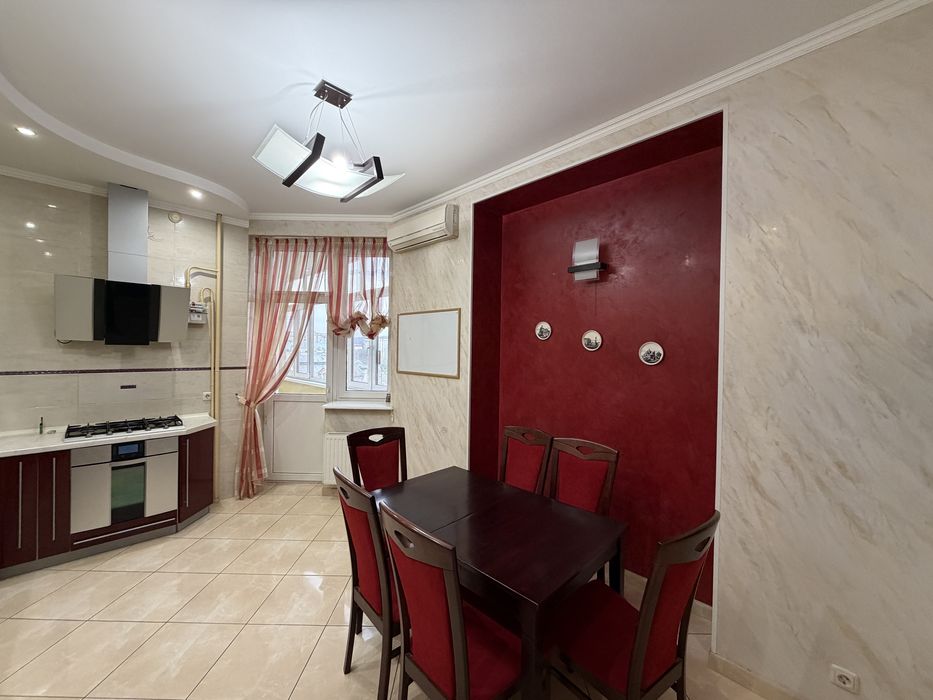 Оренда просторої 3-кімнатної квартири в Новобудові на пр. Чорновола 67