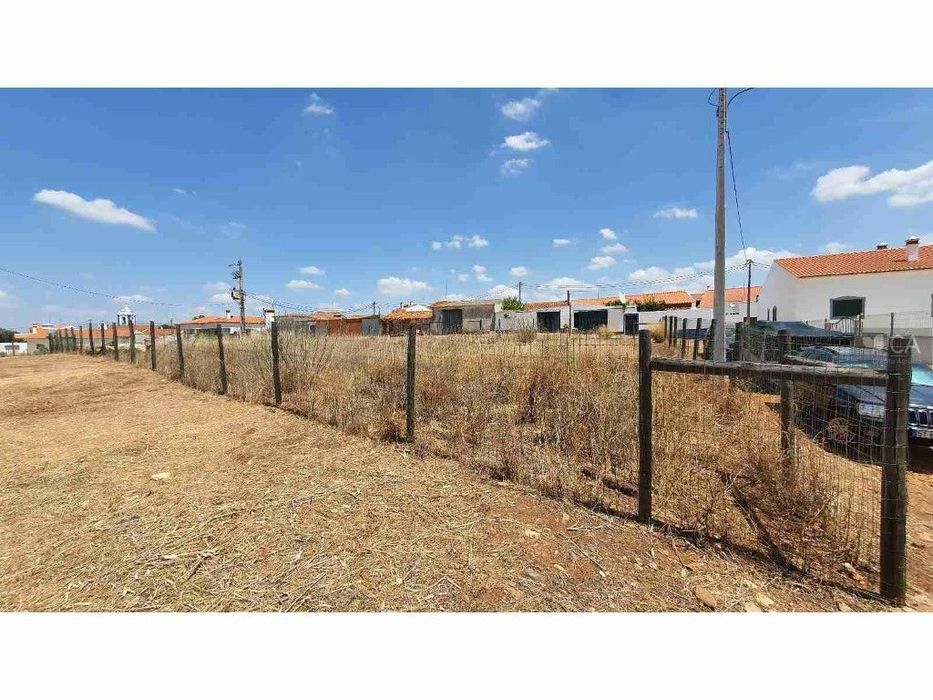 Terreno urbano destinado a construção