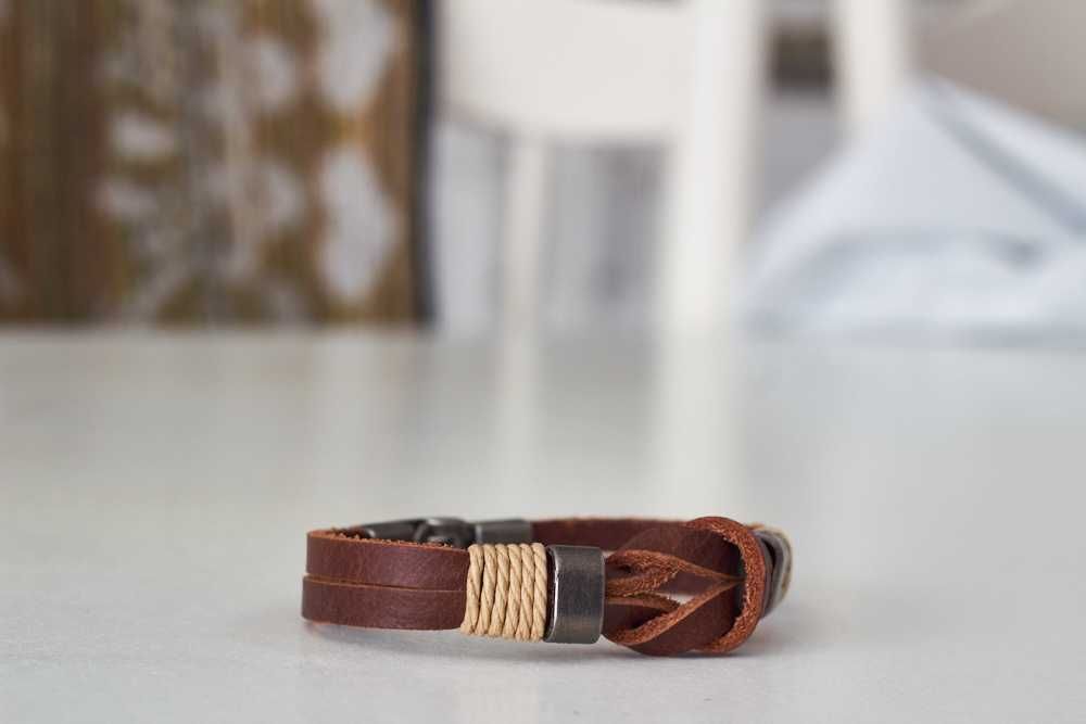 Pulseira pele – 21,5 centímetros de comprimento – Fecho de engate