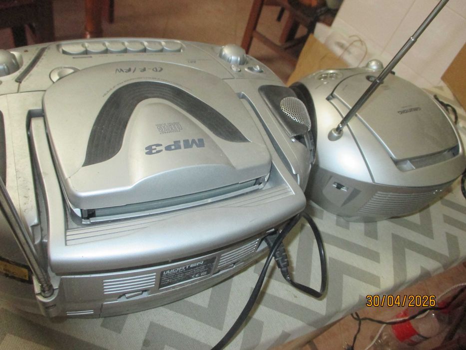 2 rádios - Grundig e Worten para reparação
