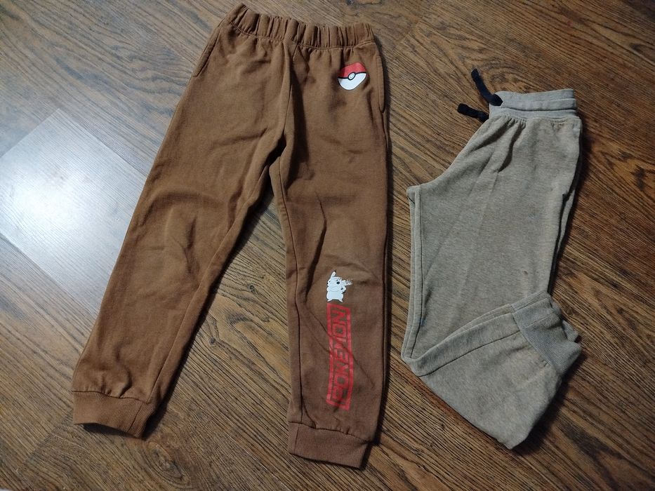 Spodnie dresowe chłopięce 122/128 H&M pokemon