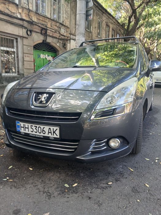 продам Peugeot 5008