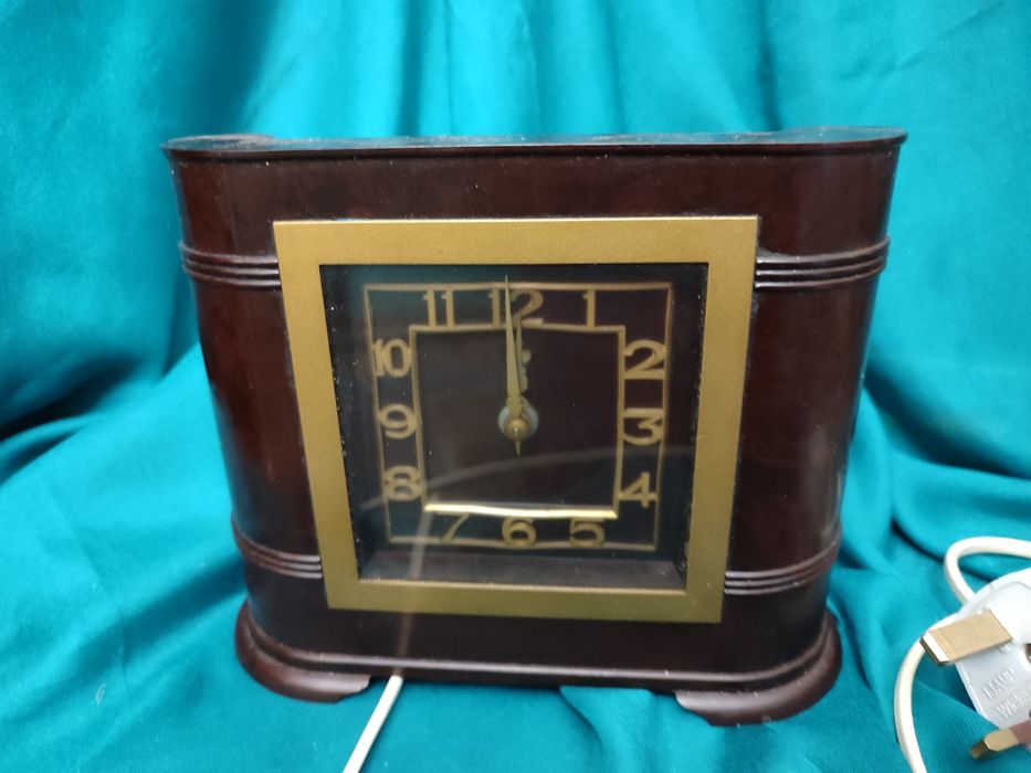 Скринька шафка бокс для карток годинник саксафон