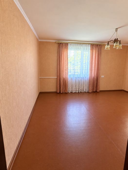 Продаж будинку в центрі міста Кобеляки
