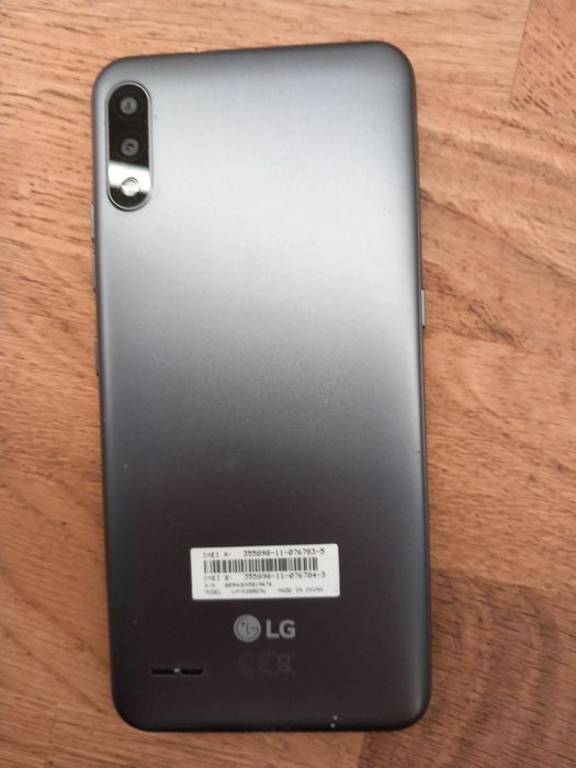 smartfon LG K22 jak nowy na  2 karty SIM DUAL + z etui i słuchawki