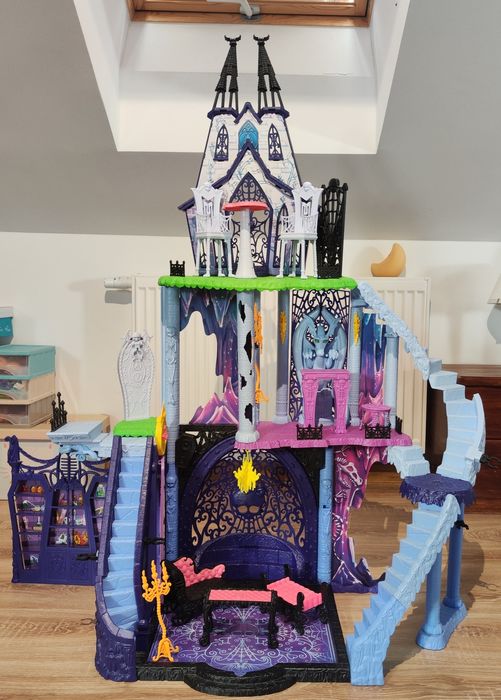 Zamek Monster high
400
 zł