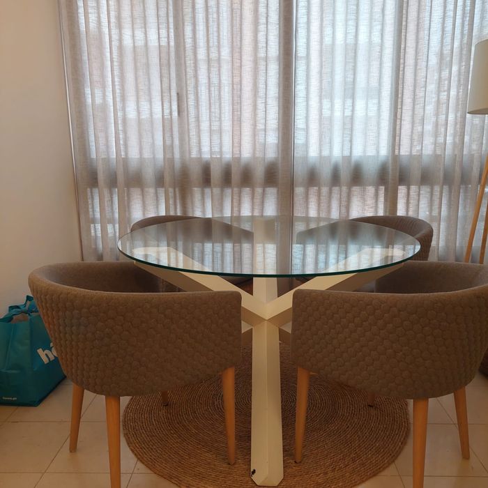 Mesa com tampo de video