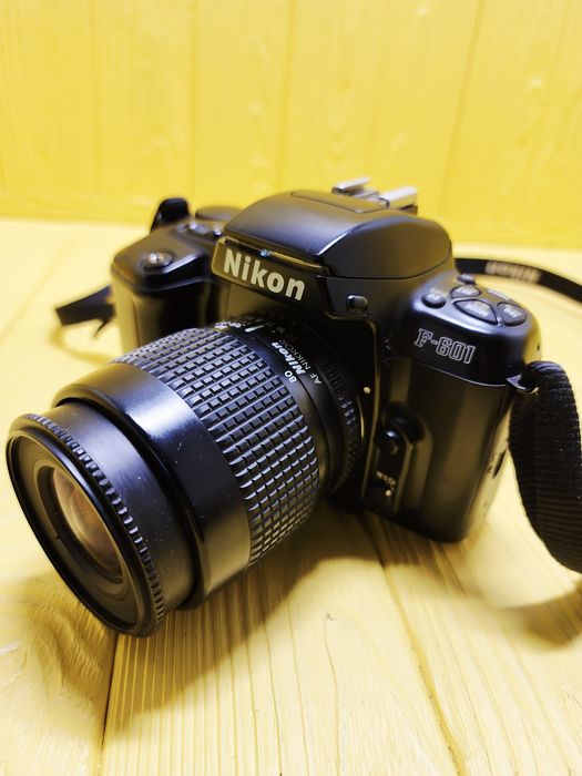 Плёночный Nikon F601 с объективом Nikon AF 35-80 мм 1:4- 5.6D