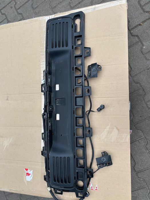 Kamera cofania czujniki parkowania instalacja  Renault Twingo III