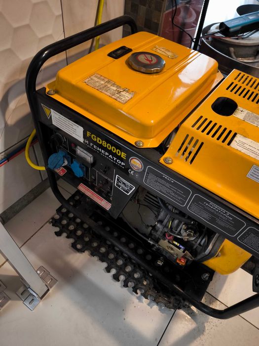 Дизельний генератор Forte FGD8000E