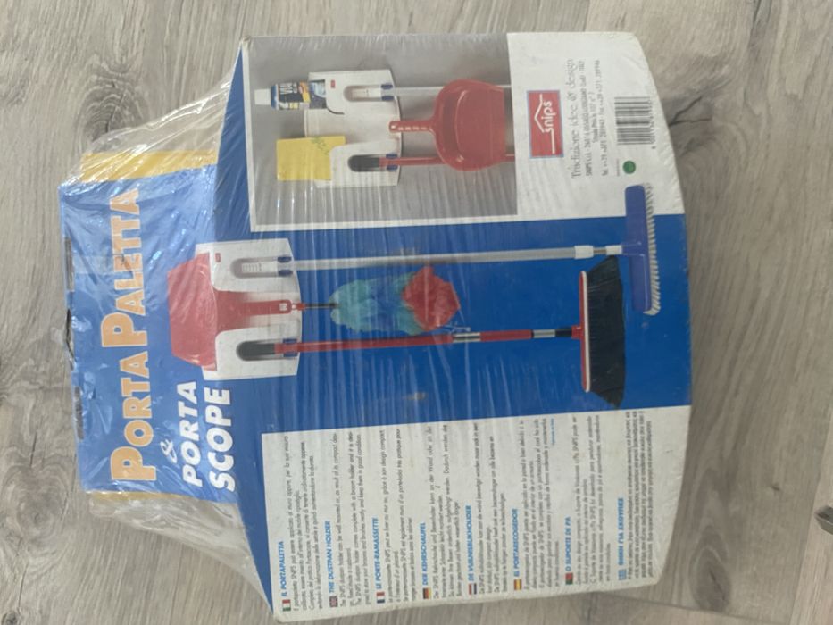 Suporte pá e vassouras