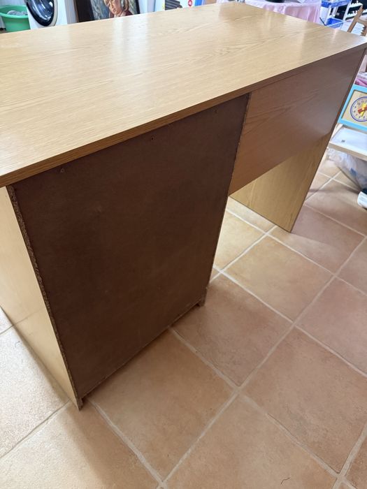 Secretaria como nova