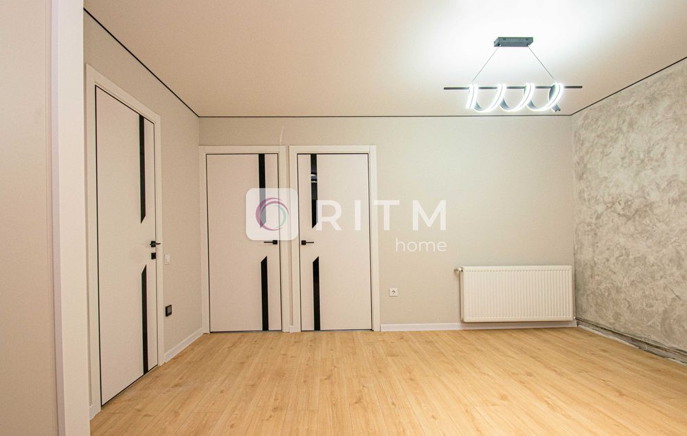 2-к. квартира по вул. Смакули, 55 м2