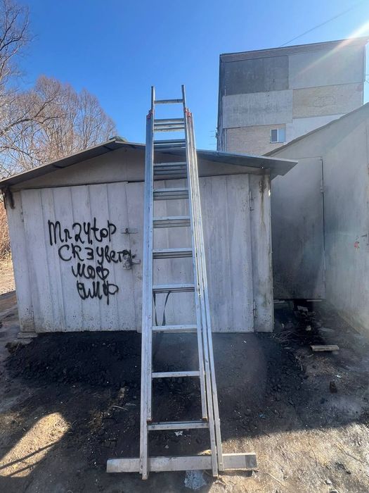 Продам драбину алюмінієву розкладну 9 метрів легка