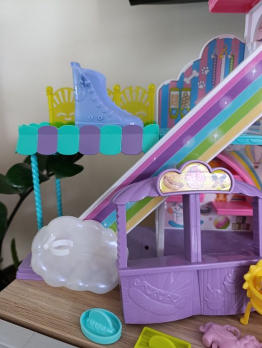 Domek Polly pocket tęczowe centrum handlowe akcesoria