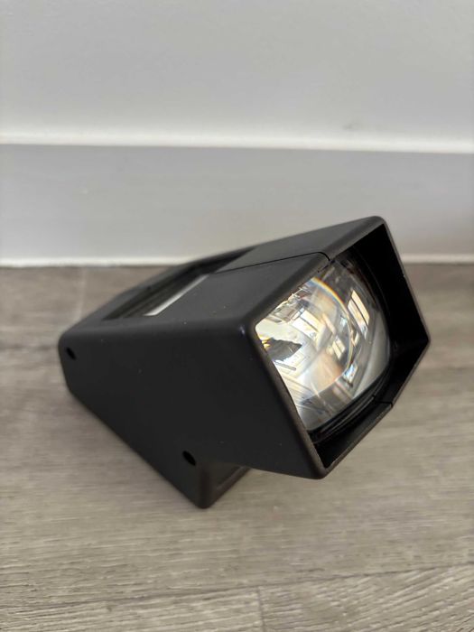 Estúdio de fotografia analógica e máquina Nikon F80